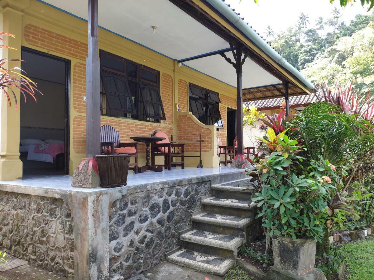 Rijasa Homestay Karangasem Exteriör bild